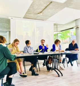 Table ronde premiers cris